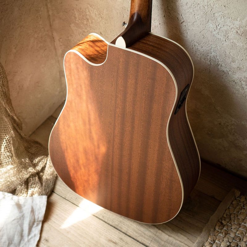 Cort MR500E NT Westerngitar med pickup